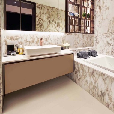 VariForm washbasin and the Supero bathtub at the Irwell Hill Residences (© Design and Architecture)
