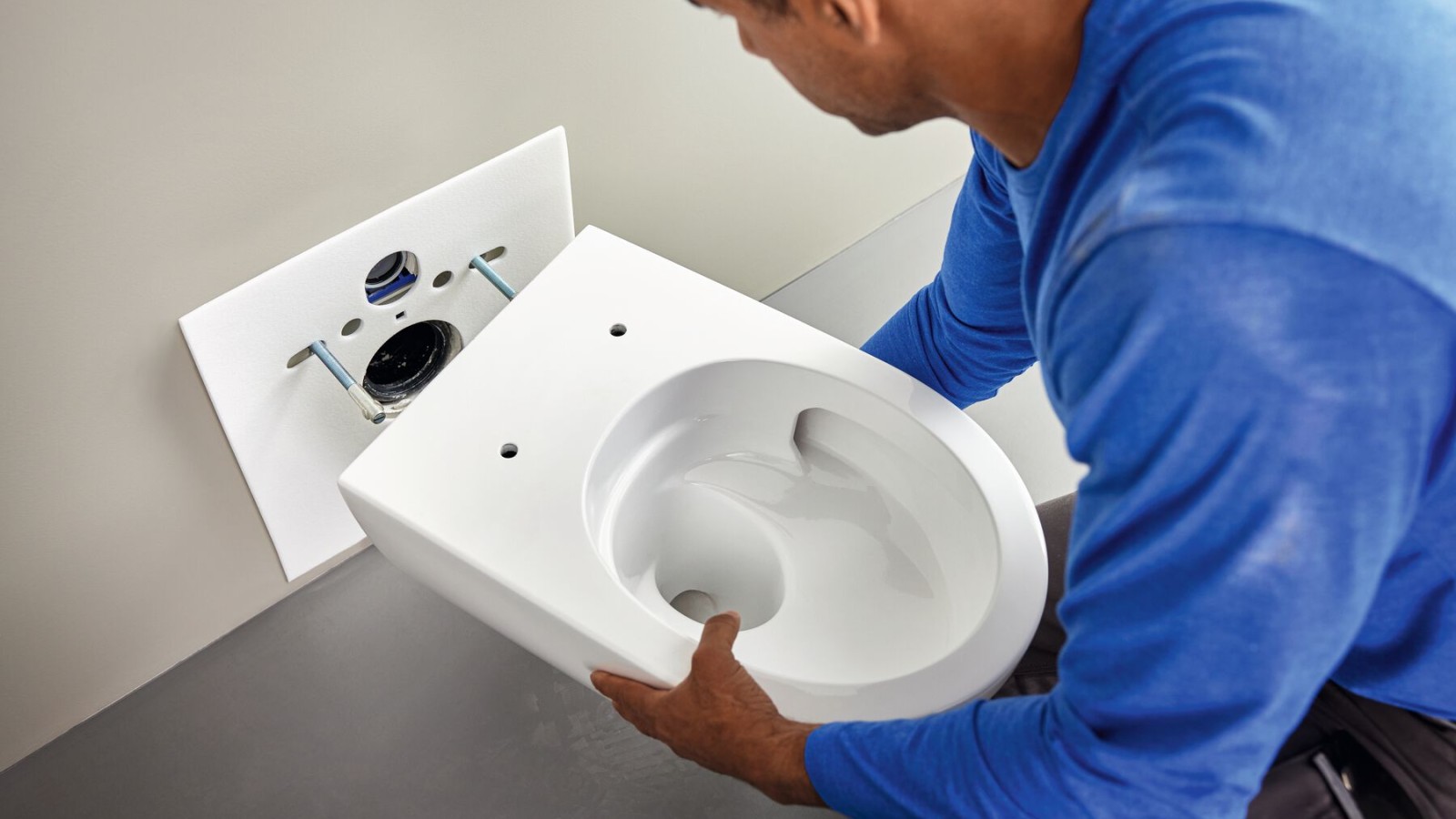 Installing a WC from the Acanto bathroom series with TurboFlush technology
