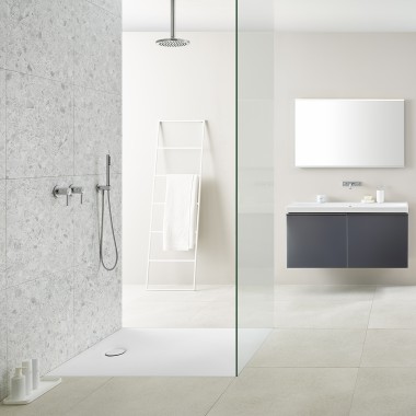 Bathroom with Geberit Olona shower tray Bathroom with Geberit Olona shower tray