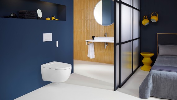 Geberit AquaClean Alba with Sigma30 remote control Geberit AquaClean Alba with Sigma30 remote control