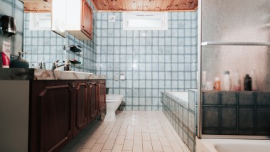 Norwegian bathroom before renovation