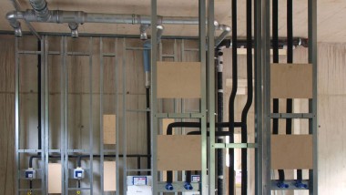 Few downpipes are needed for this - so the installation is relatively slim (© Geberit) Few downpipes are needed for this - so the installation is relatively slim (© Geberit)