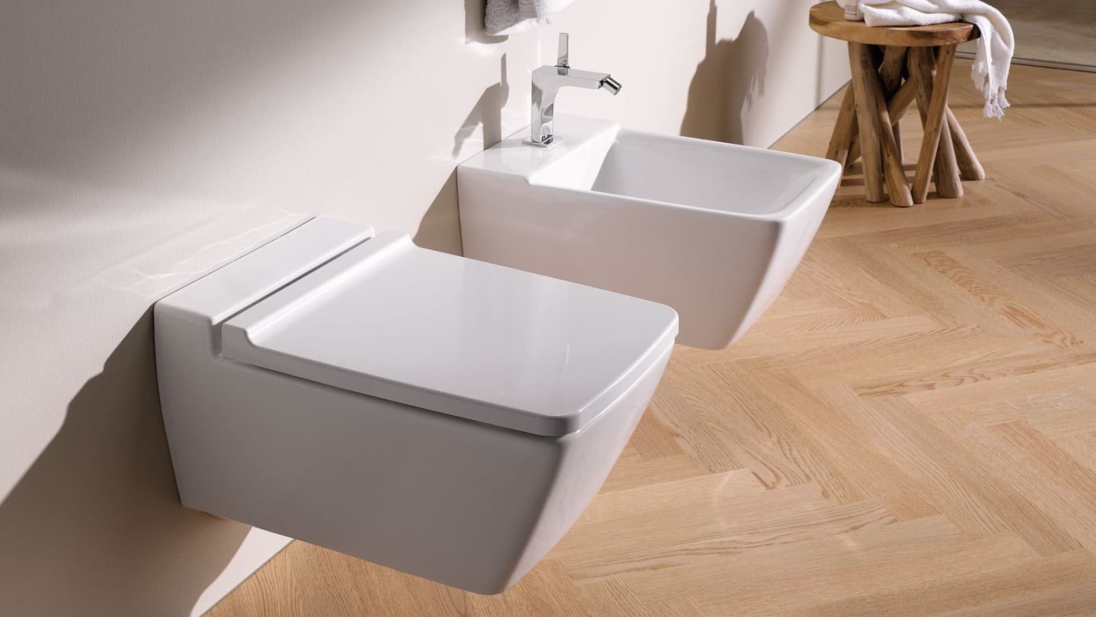 Geberit Xeno² bathroom series featuring WC and bidet without overflow, with clou Geberit Xeno² bathroom series featuring WC and bidet without overflow, with clou