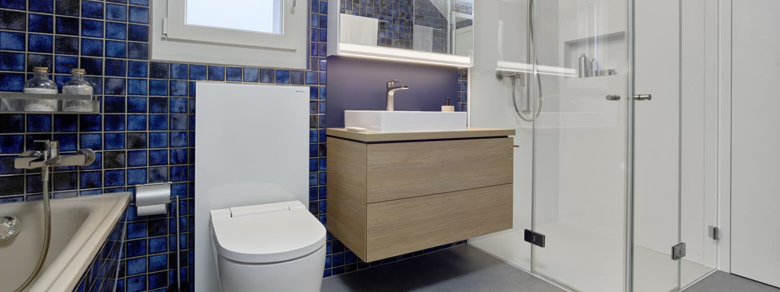 After: The new bathroom is tidy, functional and modern (© Ben Huggler) After: The new bathroom is tidy, functional and modern (© Ben Huggler)
