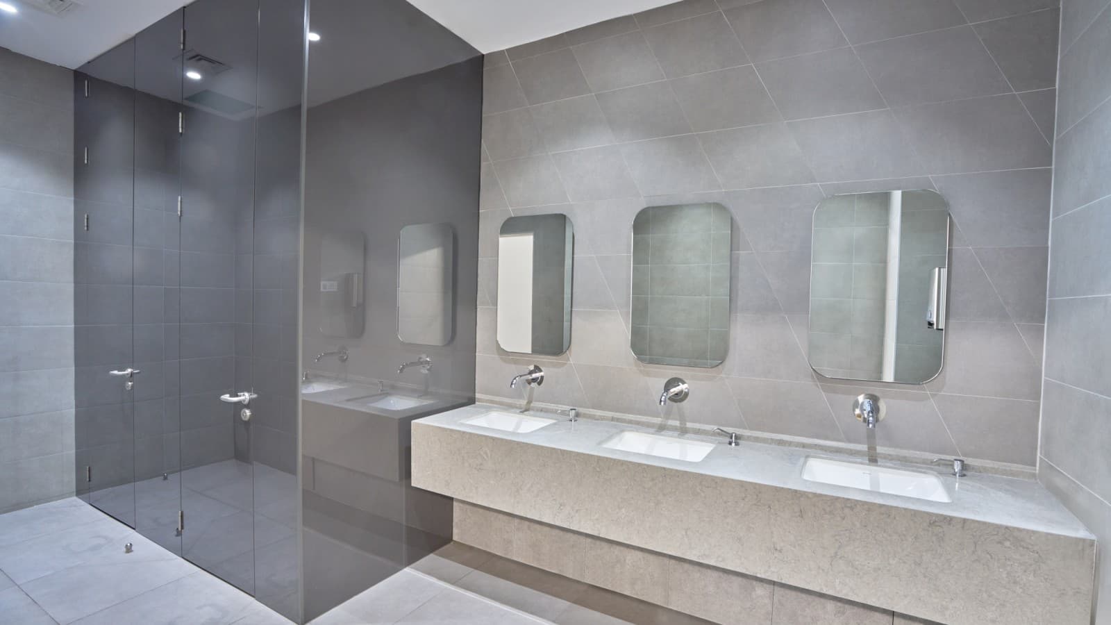 Simple and elegant: Geberit VariForm washbasin and Piave taps. © Oğuzhan Kasar Simple and elegant: Geberit VariForm washbasin and Piave taps. © Oğuzhan Kasar