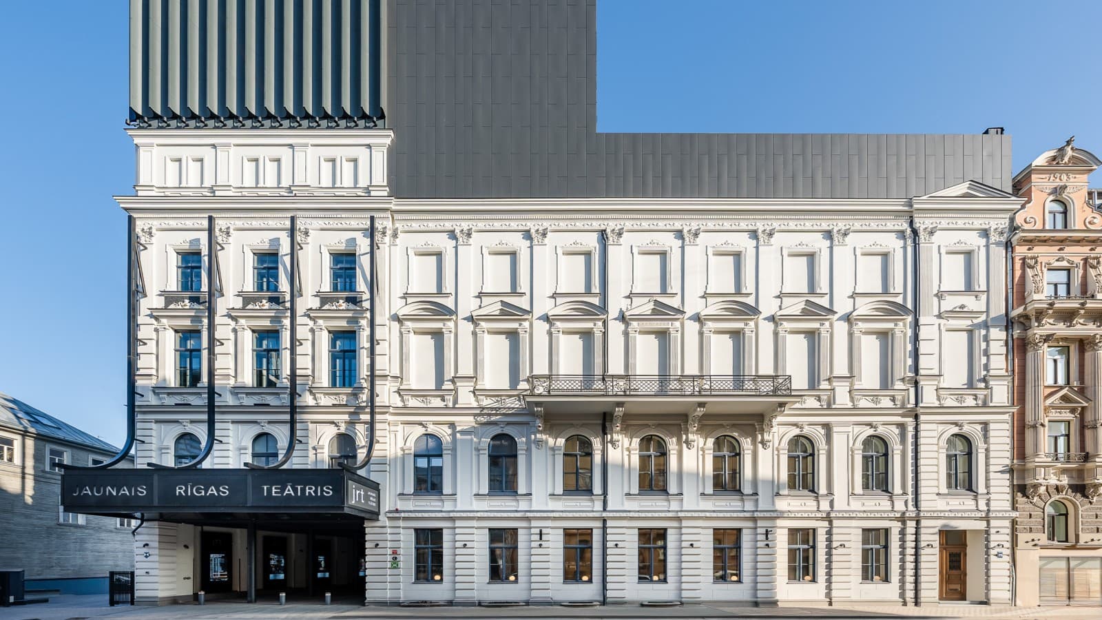 From dilapidated old building to architectural gem: the New Riga Theatre (© Jānis Salmanis) From dilapidated old building to architectural gem: the New Riga Theatre (© Jānis Salmanis)