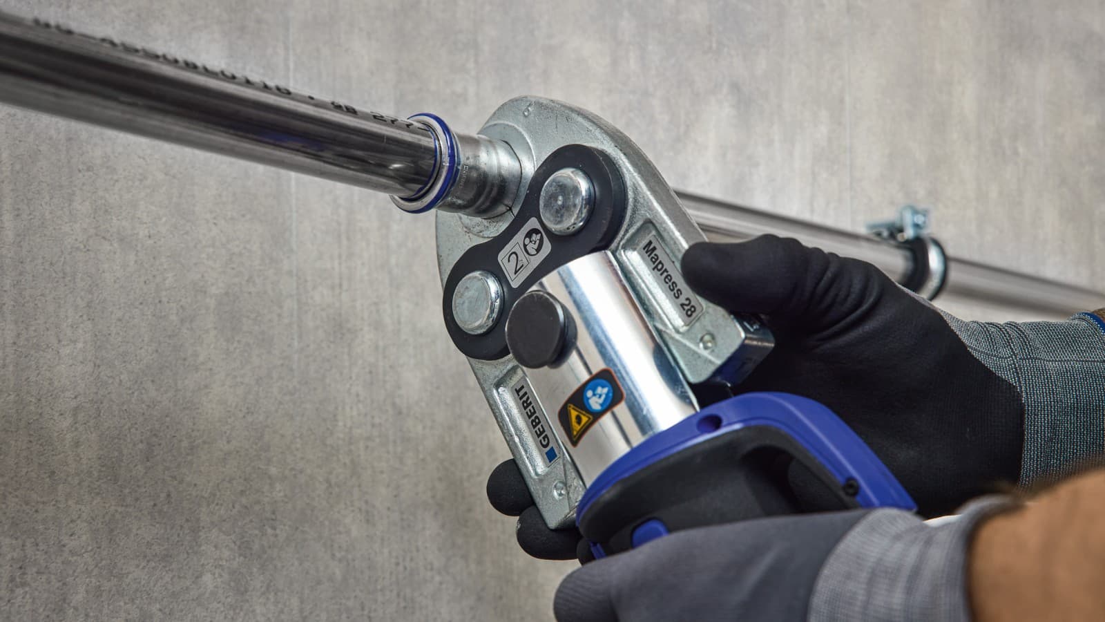 Geberit pressing jaws for pressing pipes with smaller dimensions